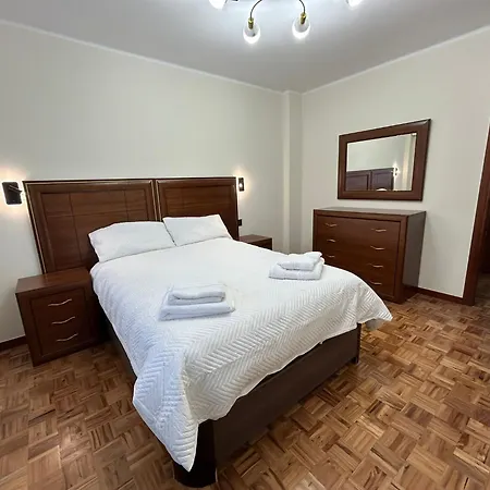 Centro. Tres Dormitorios, Dos Banos Y Terrazas * Vigo