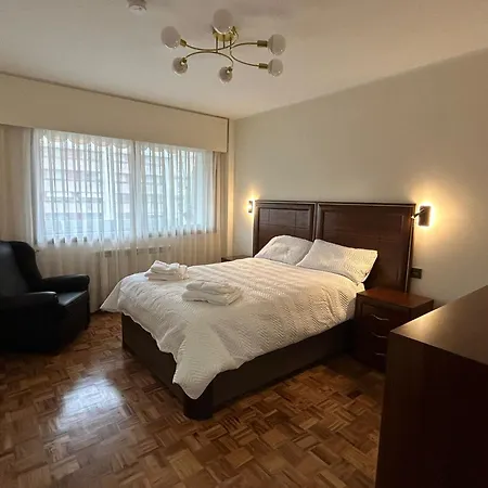 Centro. Tres Dormitorios, Dos Banos Y Terrazas Apartment *