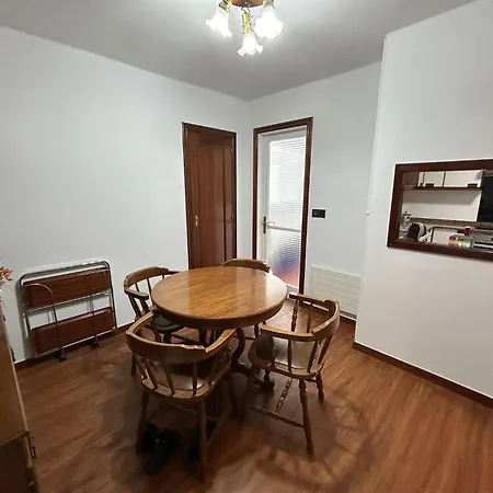 Centro. Tres Dormitorios, Dos Banos Y Terrazas