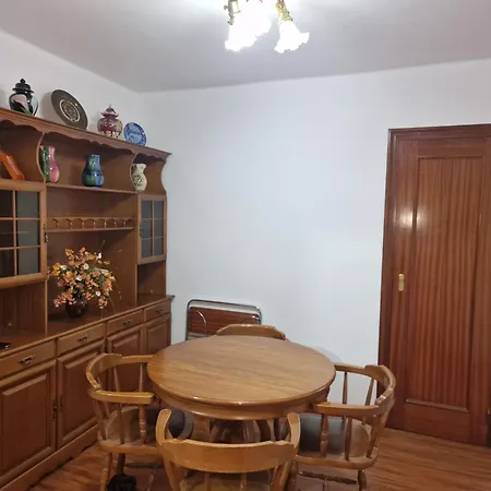 Centro. Tres Dormitorios, Dos Banos Y Terrazas Vigo